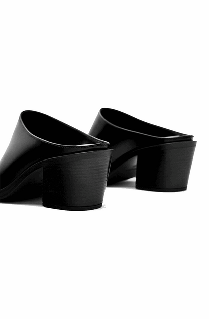 Leather pointed toe mules