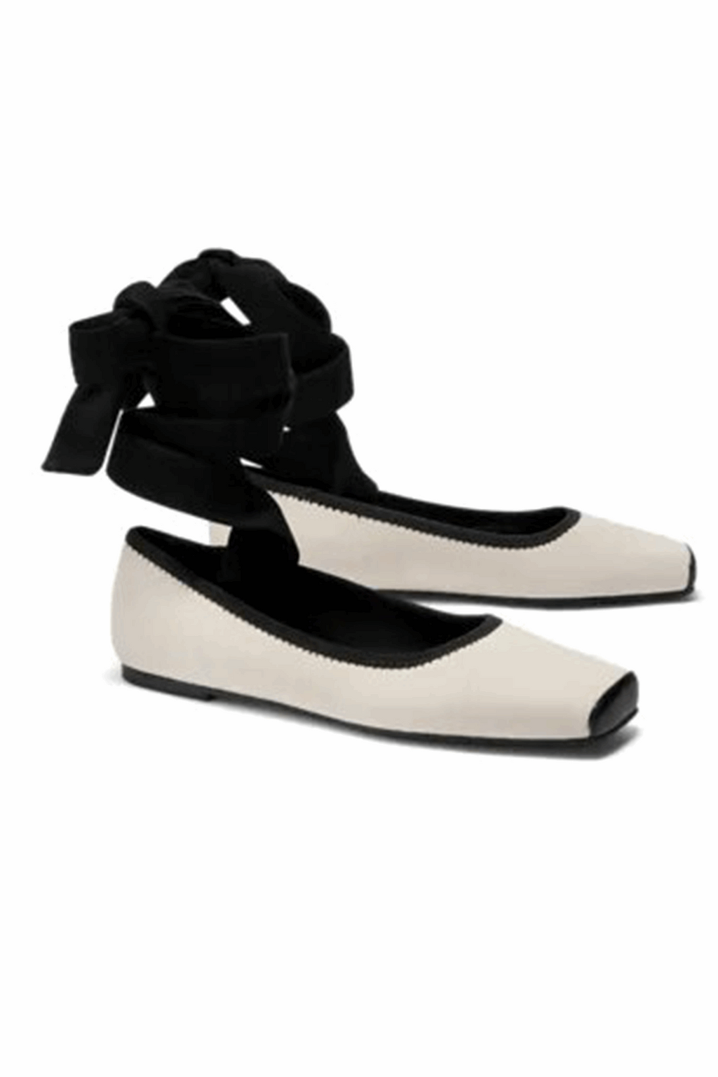 Pointe shoes style ballerinas with lace-up