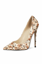 Floral classic pumps