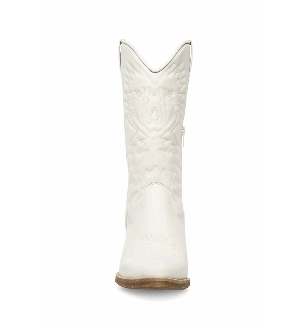 Stylish white western boots with mid-heel and detailed craftsmanship by Parinmi