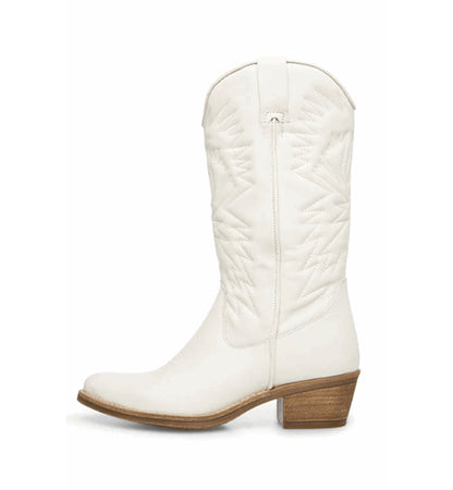Chic Parinmi white cowboy boots perfect for modern western-inspired outfits